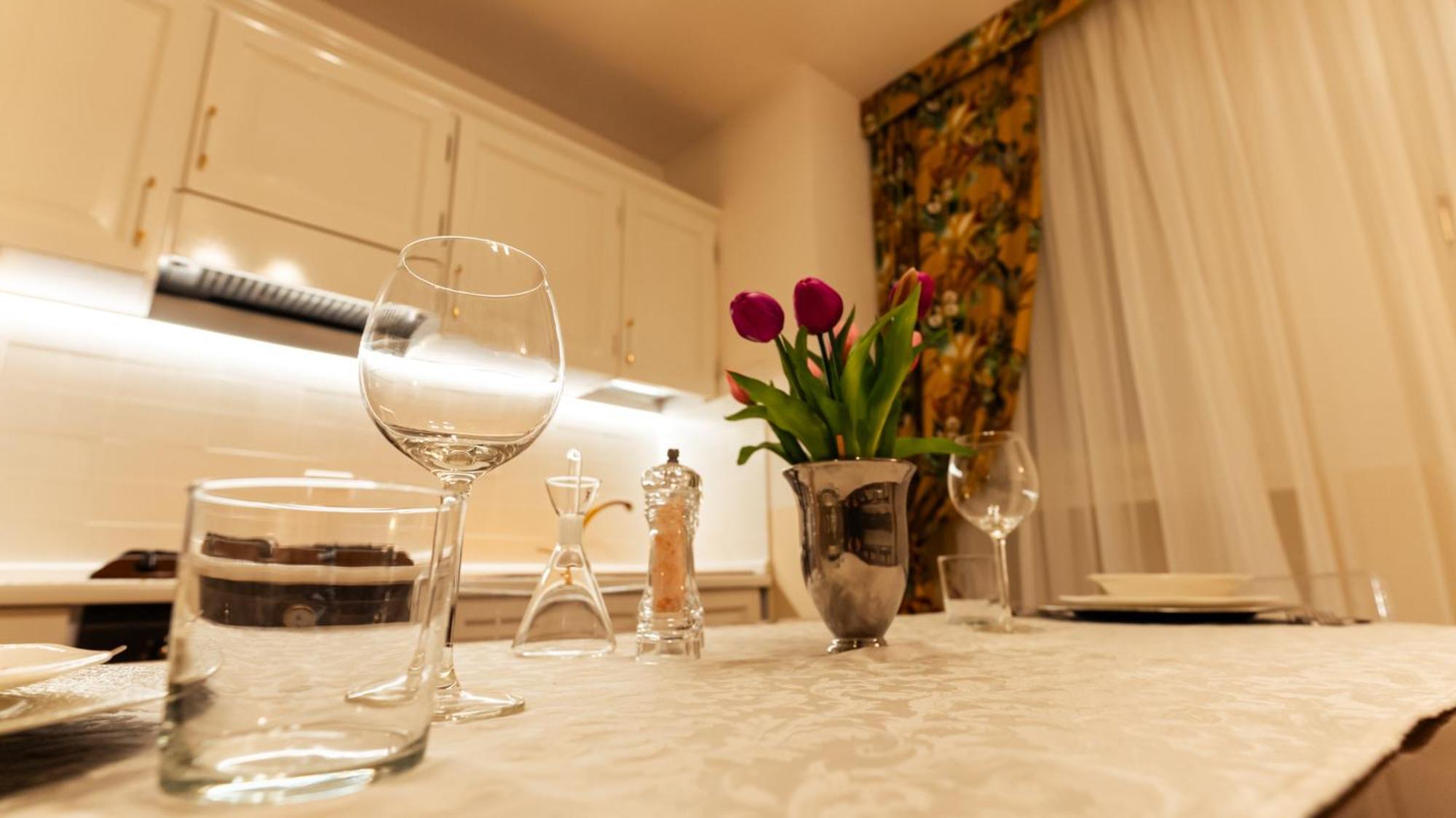 New Cozy Apartment - City Centre Лекко Экстерьер фото